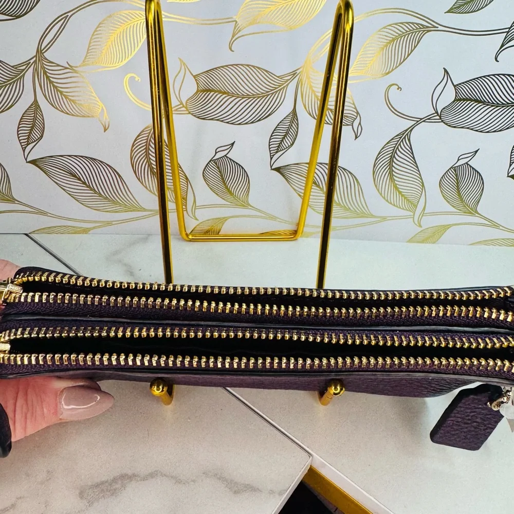 Coach Corner Zip plum pebble Leather Wristlet - Picture 4 of 6